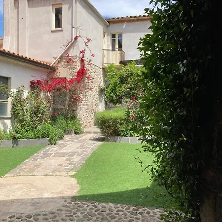 Tra Storia E Realta 3*